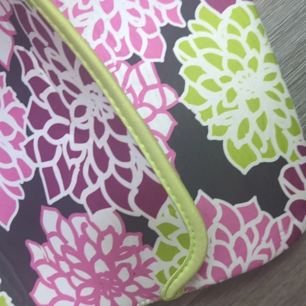 ❤️5/$25 Macbeth Collection Laptop Case Floral Laptop Sleeve Pink Green Design